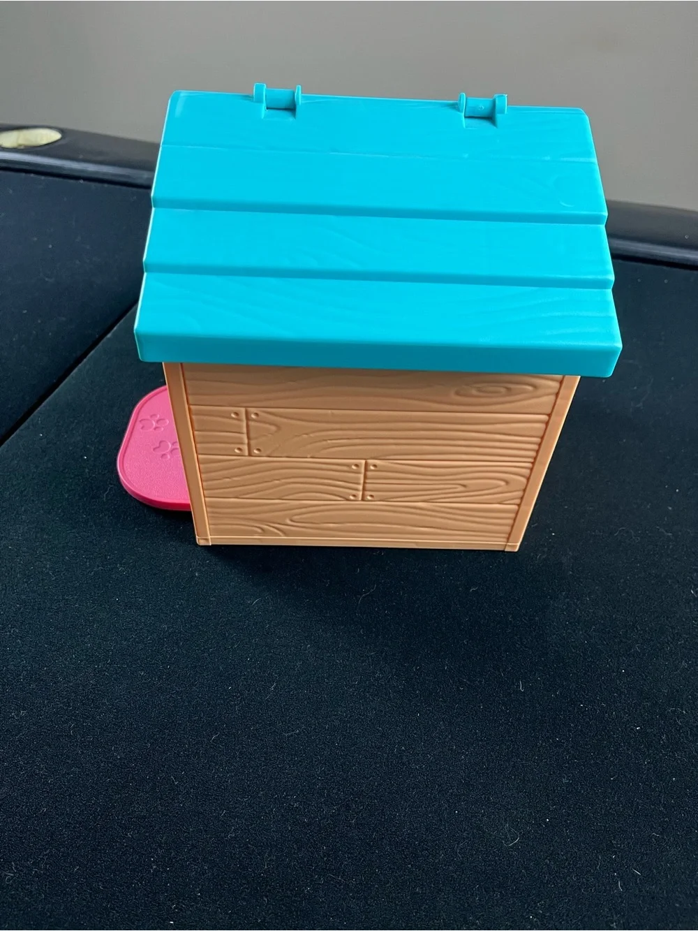 Little Live Pets Puppy Playset with beige & Turquoise Dog House